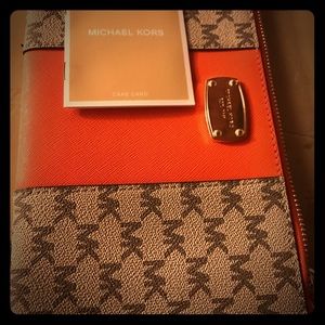 New with tags- Michael kors phone bag/ wallet